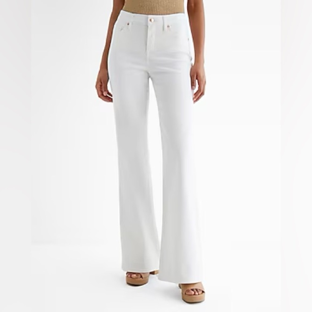 NWT Express 70’s mid rise flare white jean